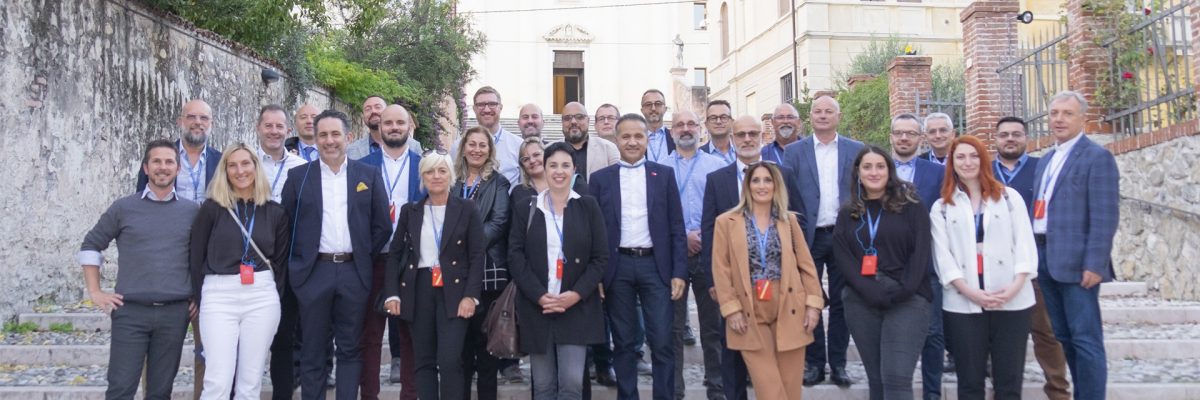 Il team di vendita internazionale finalmente riunito dal vivo al “Giflor Meet Up 2022”